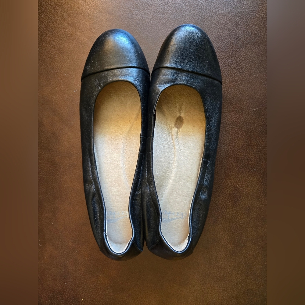 Dansko Black Leather Flats Women's Size 41 / US 10.5